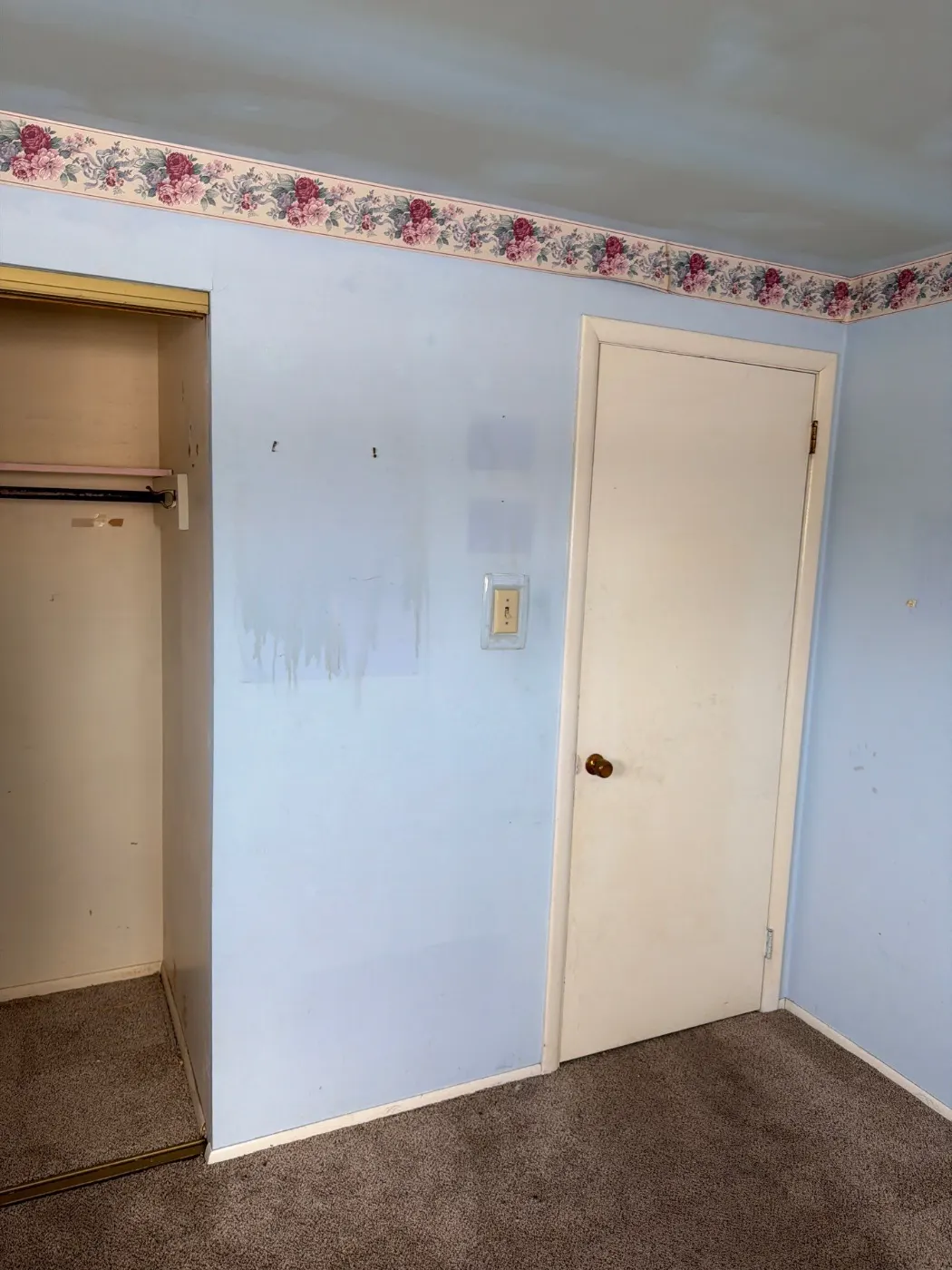 Thermal imaging during water damage assessment in Sunblest residence